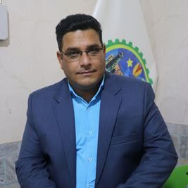 منوچهر ایزدی